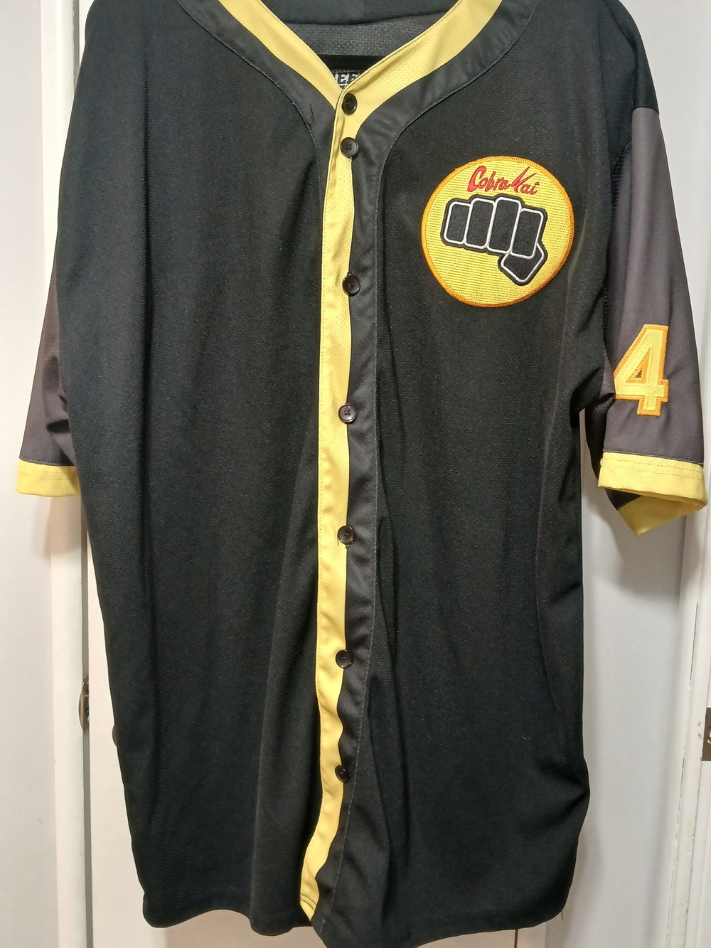 Source Unknown Black and Yellow Baseball-Style Jersey with Patch